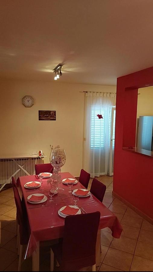 Apartmani Katarina Mundanije Exterior photo