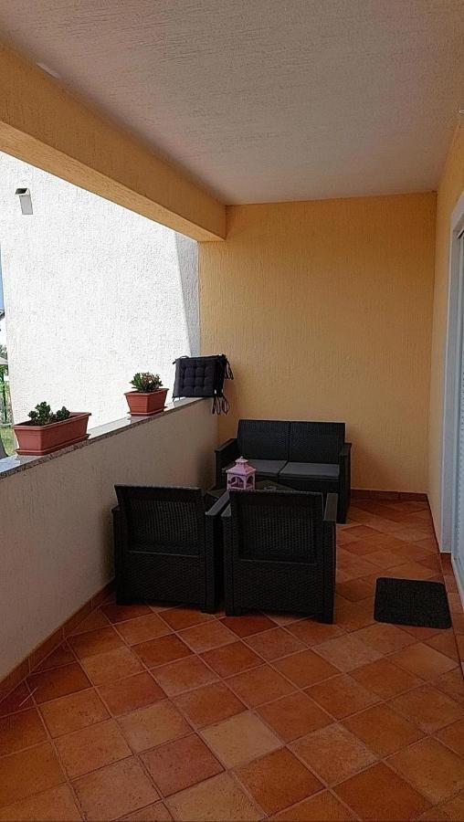 Apartmani Katarina Mundanije Exterior photo