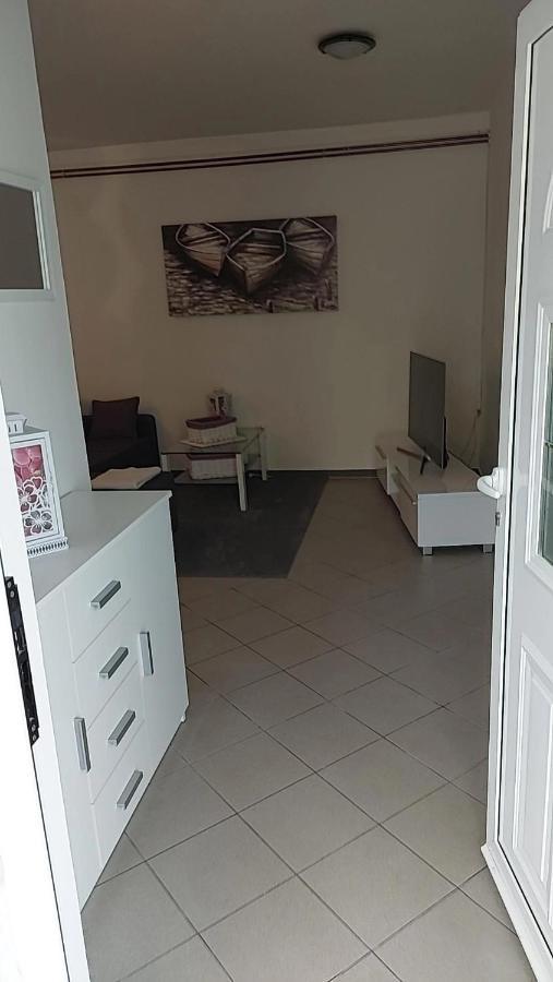 Apartmani Katarina Mundanije Exterior photo