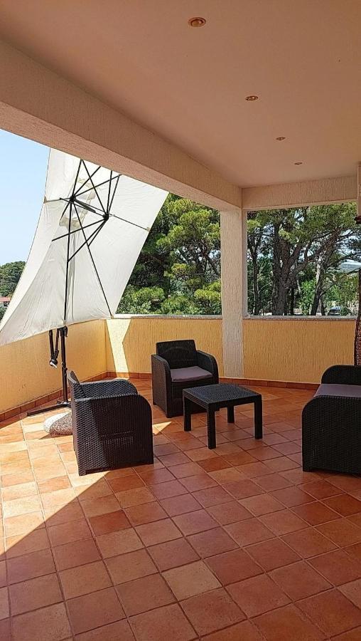 Apartmani Katarina Mundanije Exterior photo