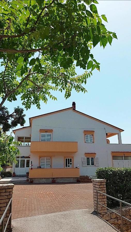 Apartmani Katarina Mundanije Exterior photo