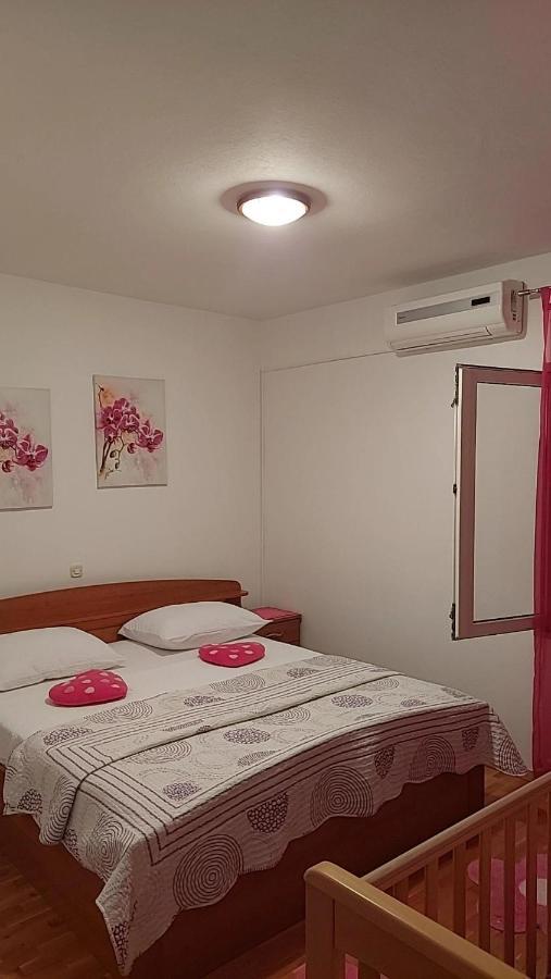 Apartmani Katarina Mundanije Exterior photo