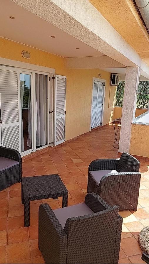 Apartmani Katarina Mundanije Exterior photo