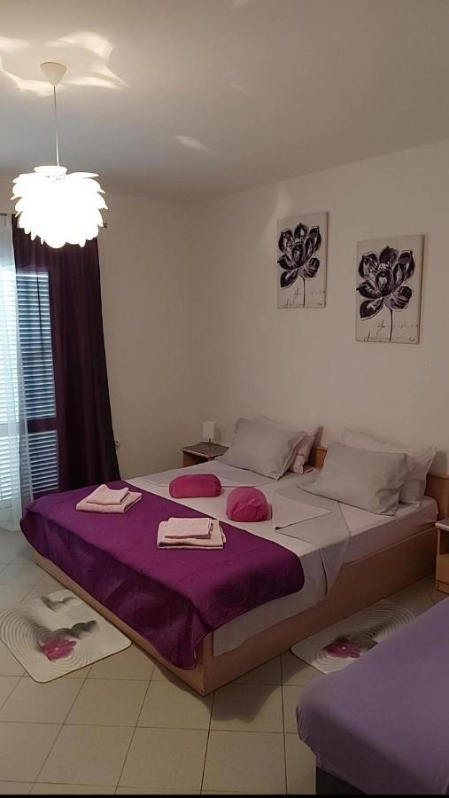 Apartmani Katarina Mundanije Exterior photo